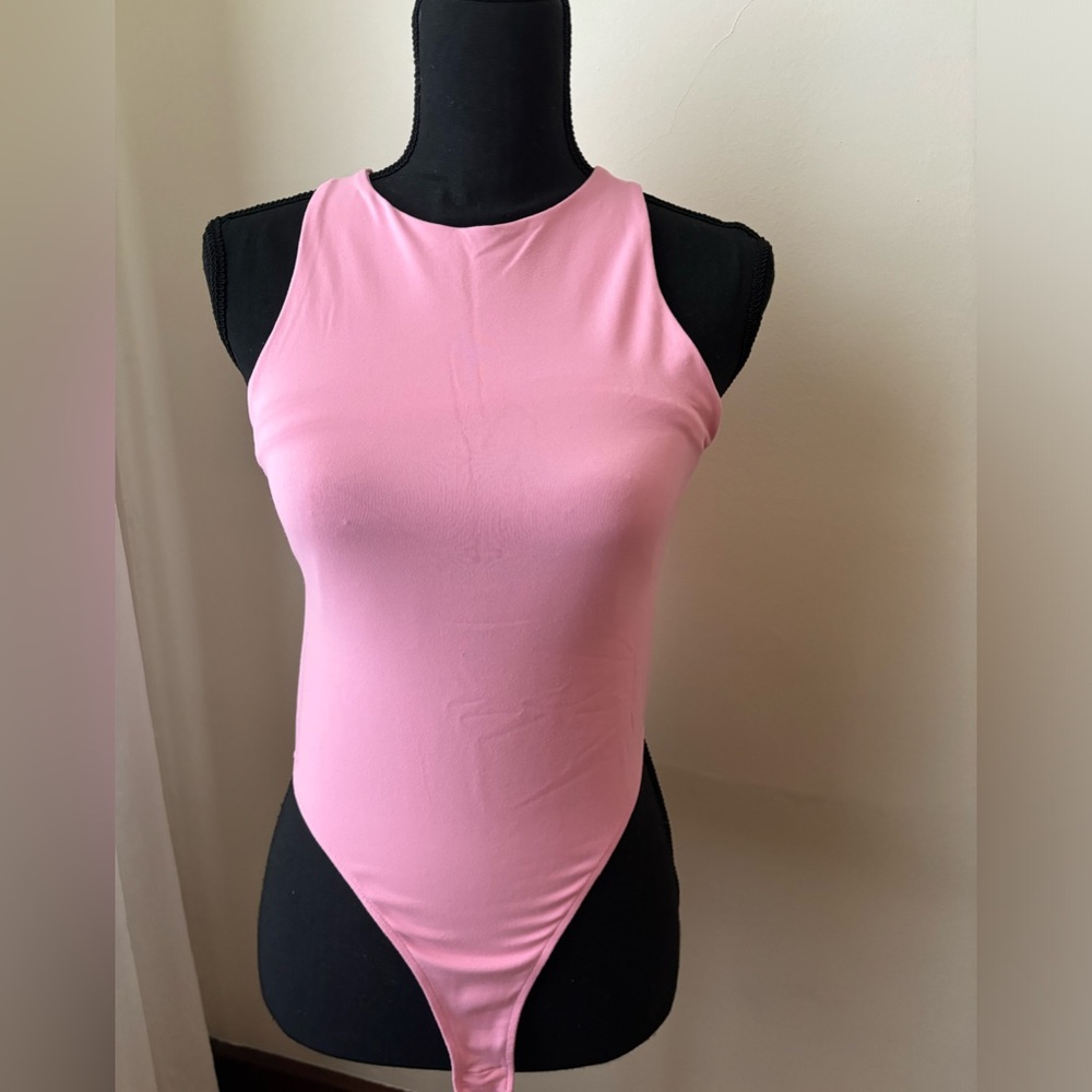 Zara- Size-M-Pink Bodysuit- Ladies-Great- Pre-Owned->Bundle more Savings<💰🛍️💰